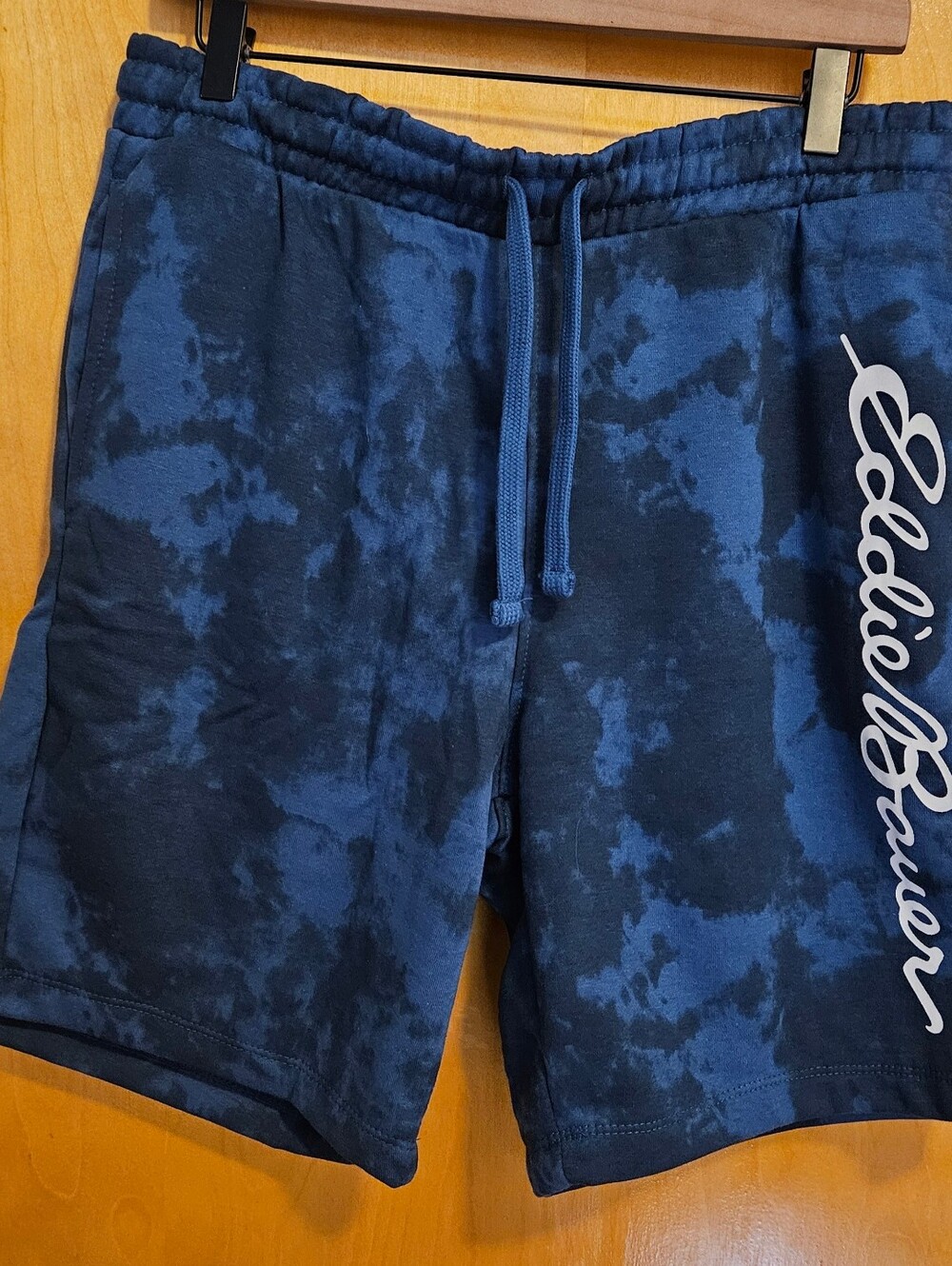 Eddie Bauer Lounge Blue Tie Dye Men Shorts M NWT - Picture 2 of 4